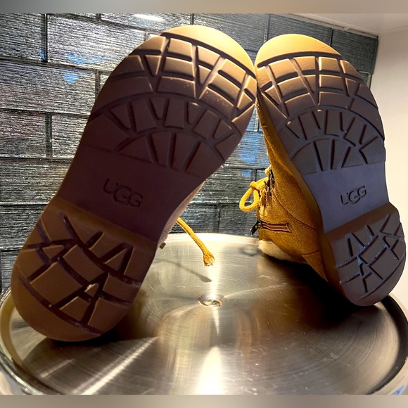 UGG Kids Ankle Boots - Picture 7 of 12